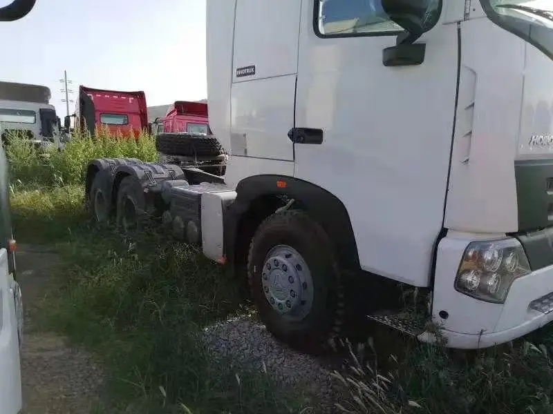 Низкая цена HOWO371 Тракторная головка 6x4 420 л.с. Подержанный тягач для продажи