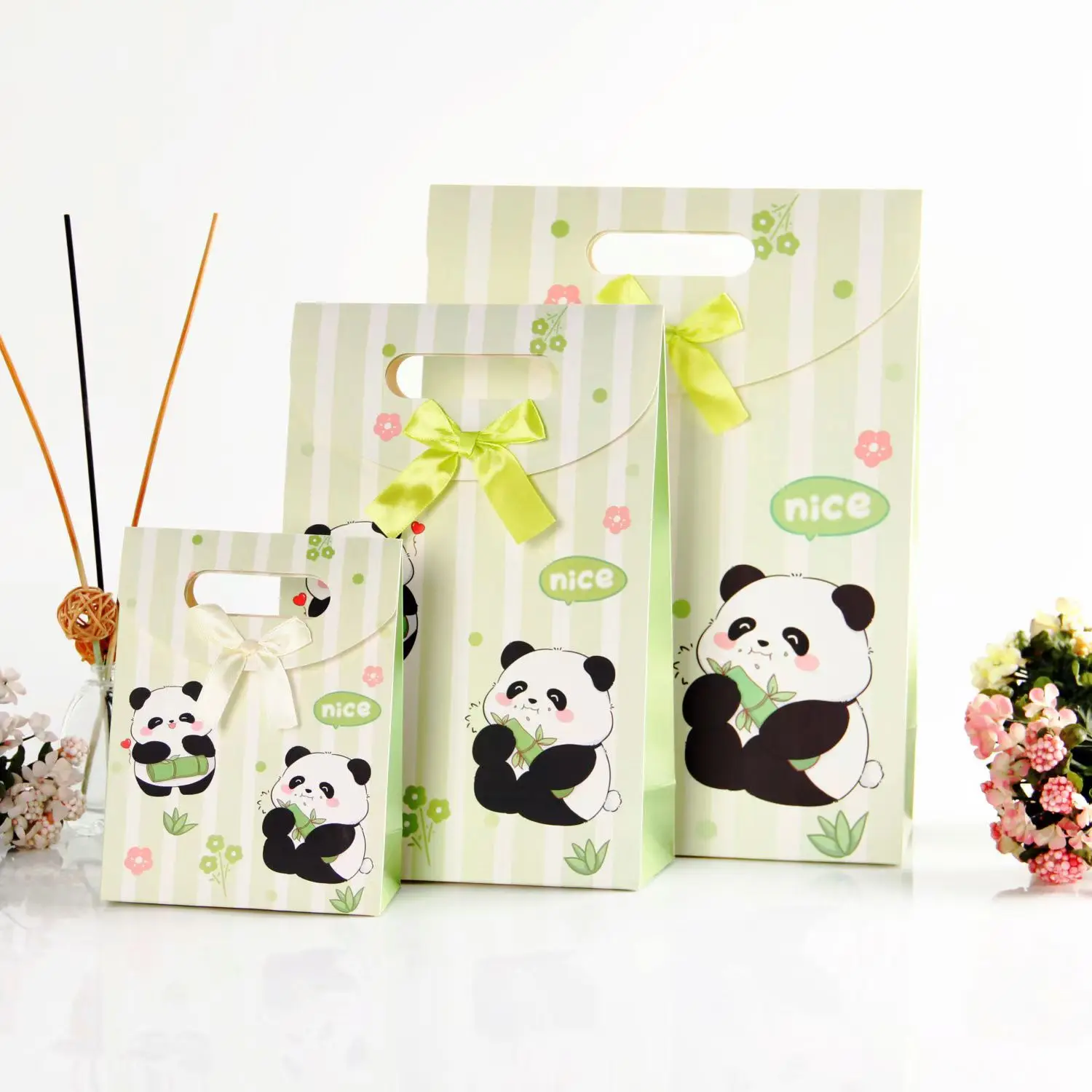 China Panda Green Pink Color Custom Making Machine Printer No Importax Dinosource Gift Packing Paper Bags
