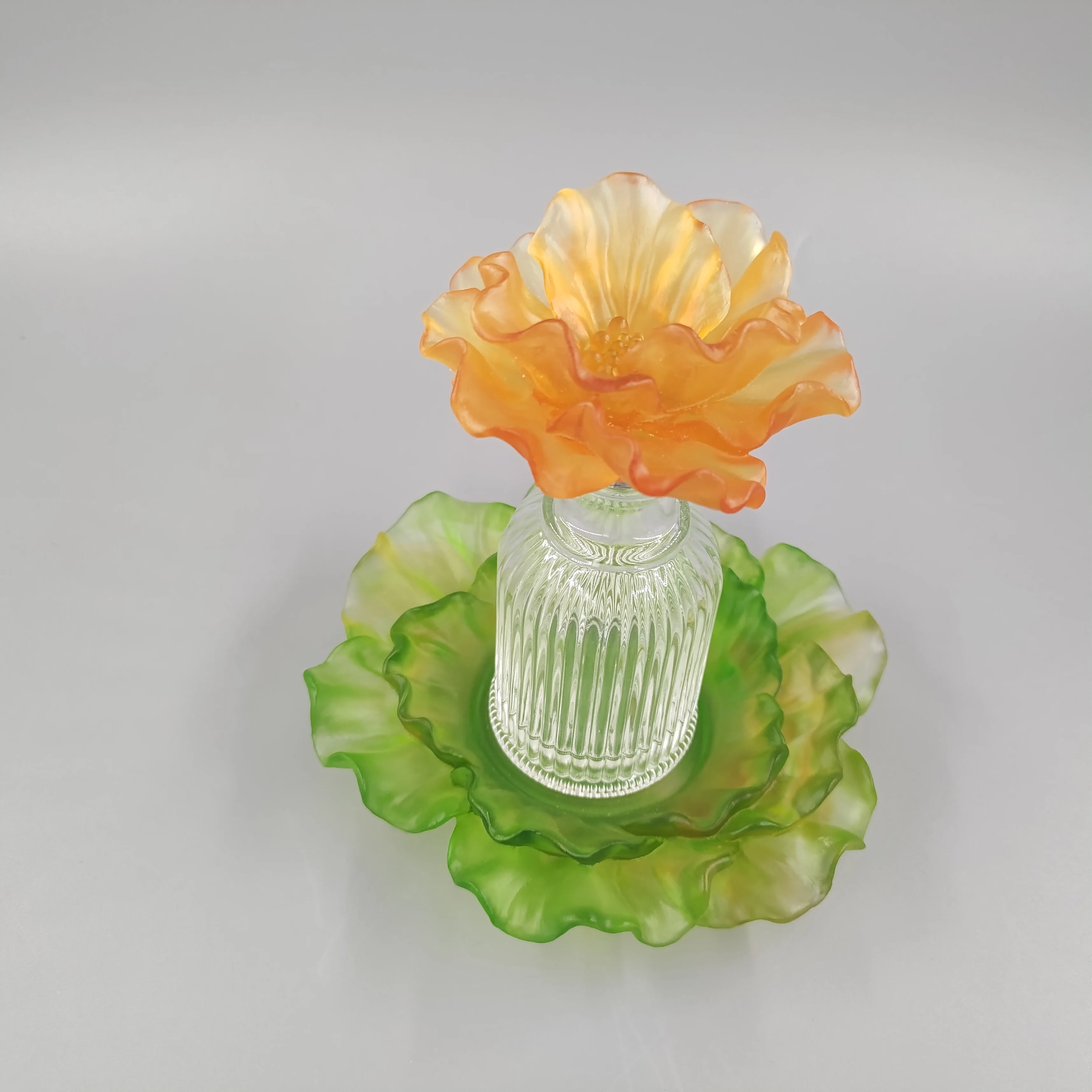 2021 Eurpoean style  handmade crystal glass flower bottle gift crystal perfume bottles