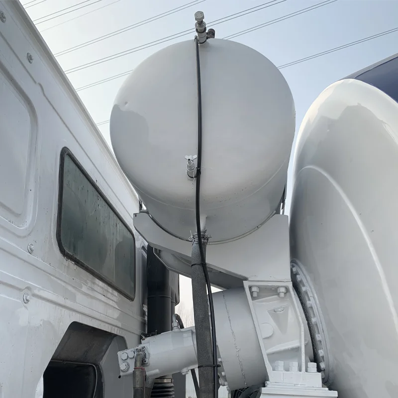 High quality Howo 6x4 14cbm concrete mixer truck for cement transportation and construction