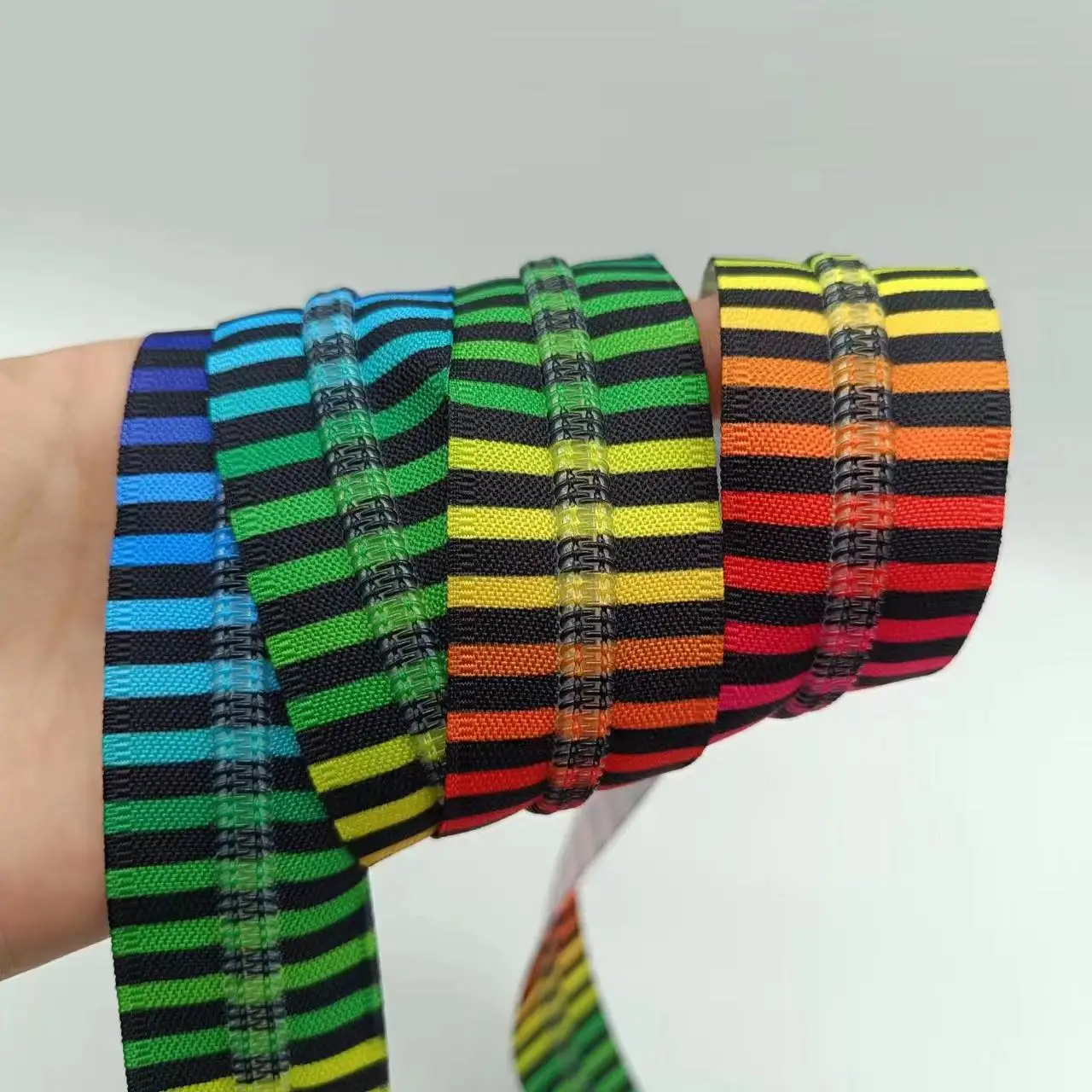 Нейлоновая застежка-молния с принтом