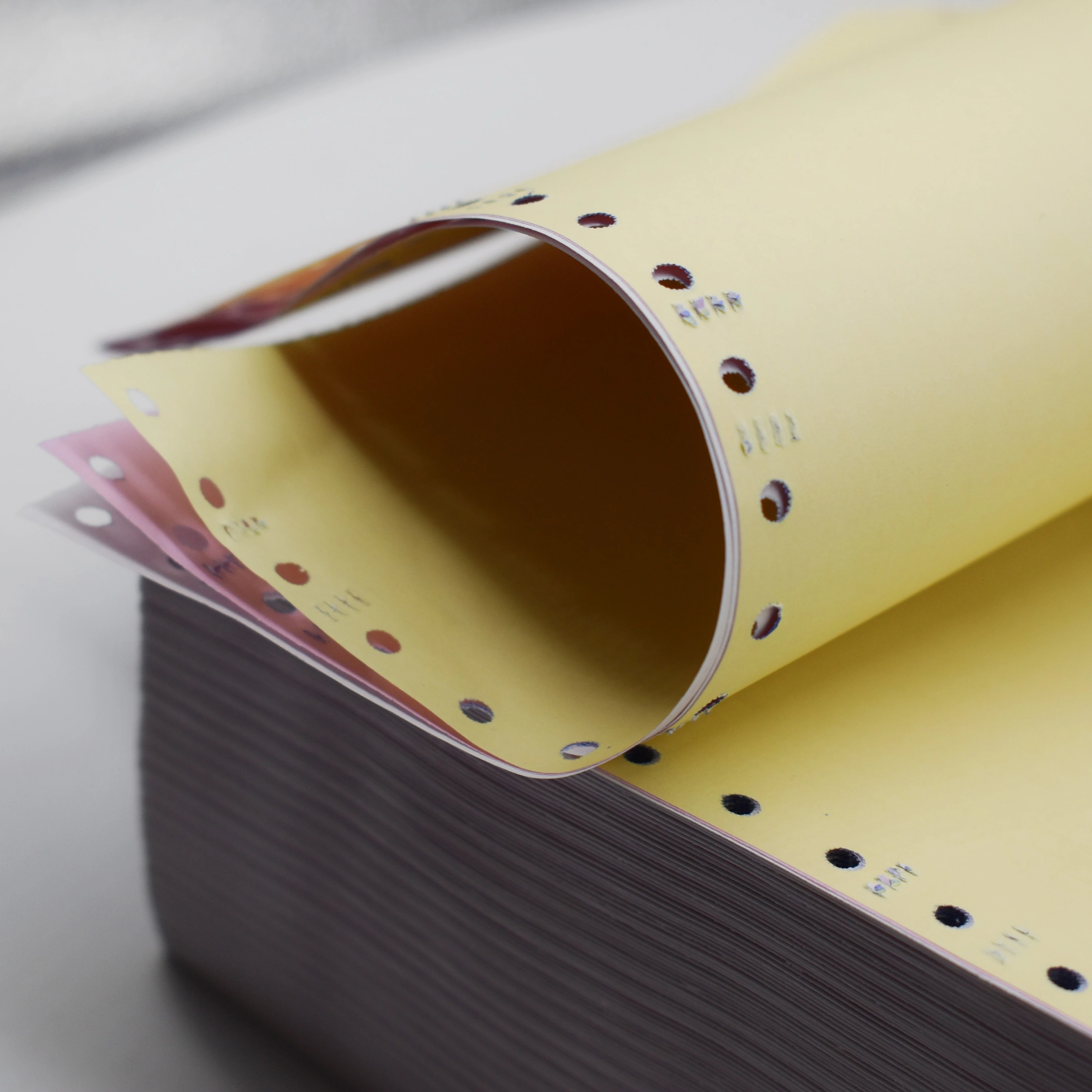 Factory Price High Quality  NCR Bill Paper Carbonless Continuous Computer Printing  for bank office Paper