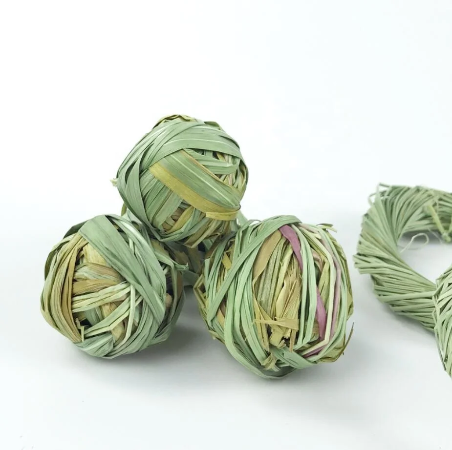 2021 new hot sale rabbit Bunny chew ball grass molar rabbit chew toy rabbit hamster guinea pig in Aquatic plants