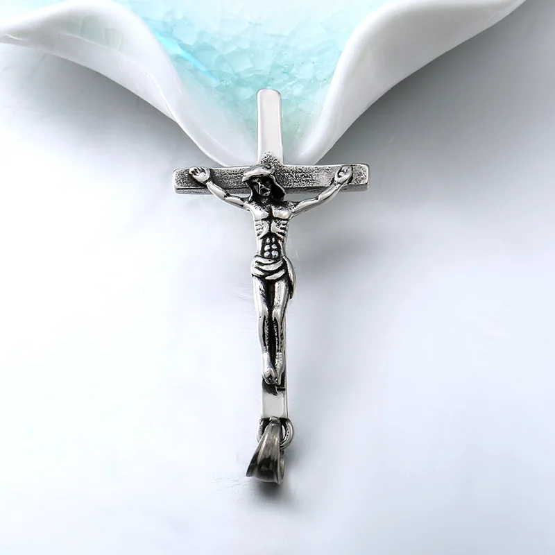 DAICY new fashion men 18k gold stainless steel inverted jesus cross pendant