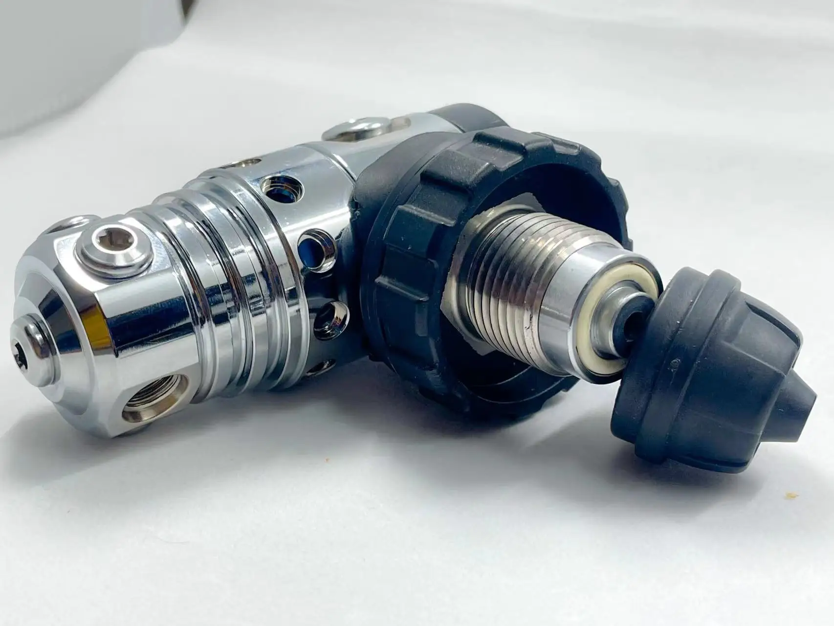 Professional Deep Sea Durable Dive Gear First Stage Diving Regulator for Snorkeling Surfing