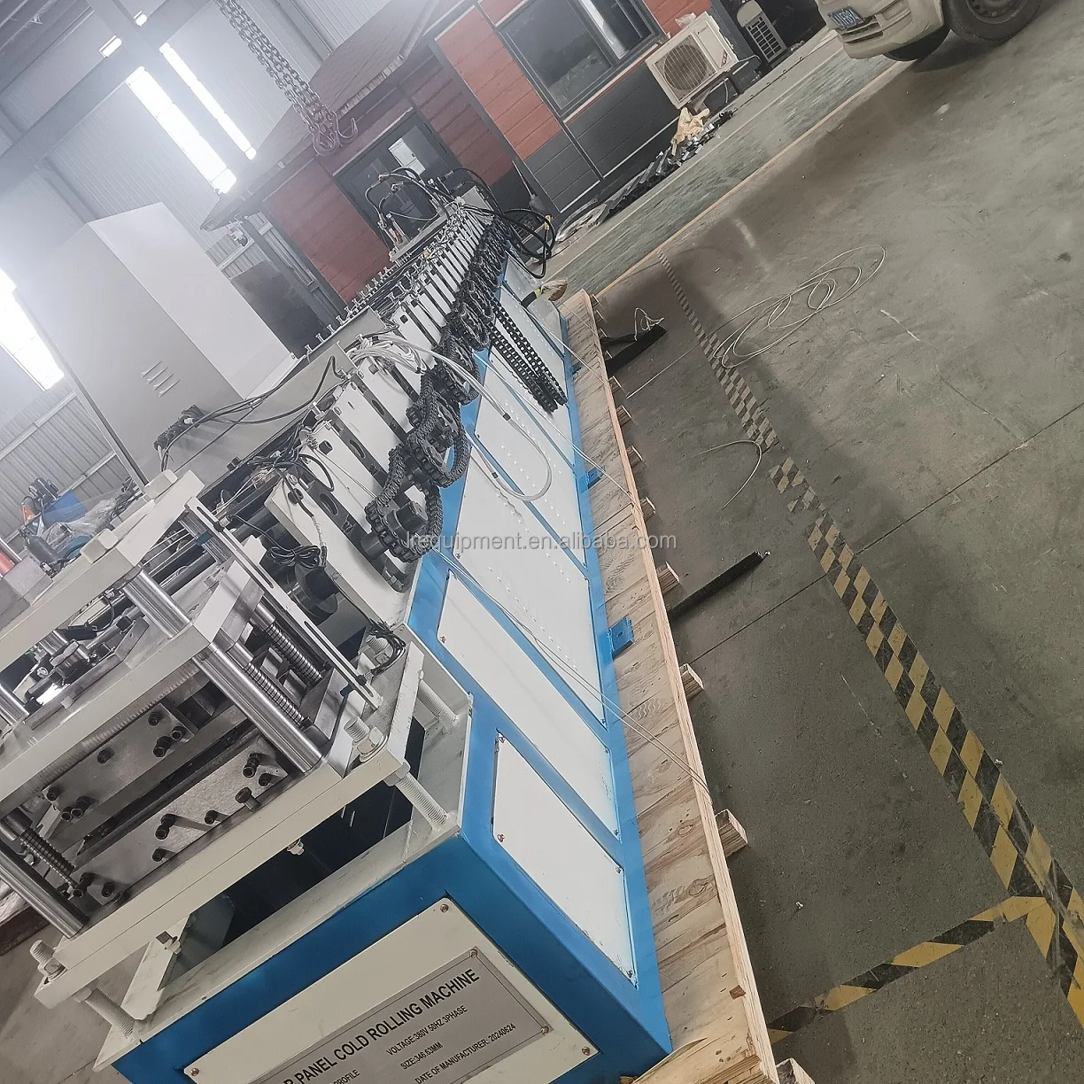 Automatic Hanger Square Plate Wind Deflector Roofing Panels Ceiling Board Roll Forming Machine