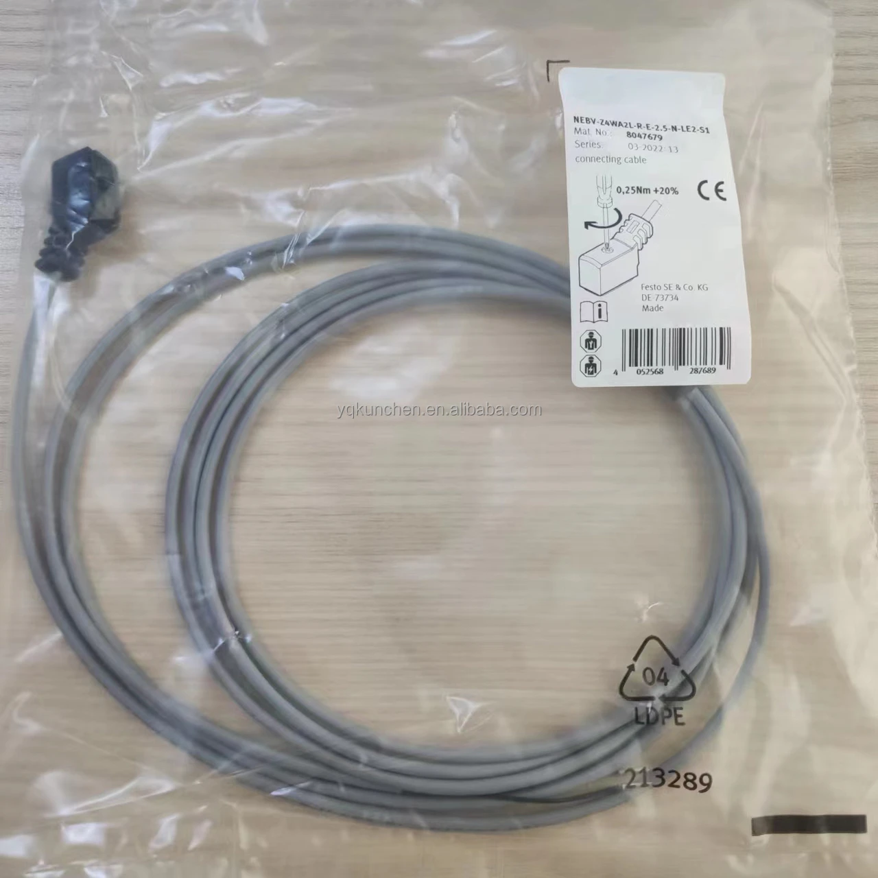Hot selling original packaging   NEBV-Z4WA2L-R-E-2.5-N-LE2-S1   Valve connection cable