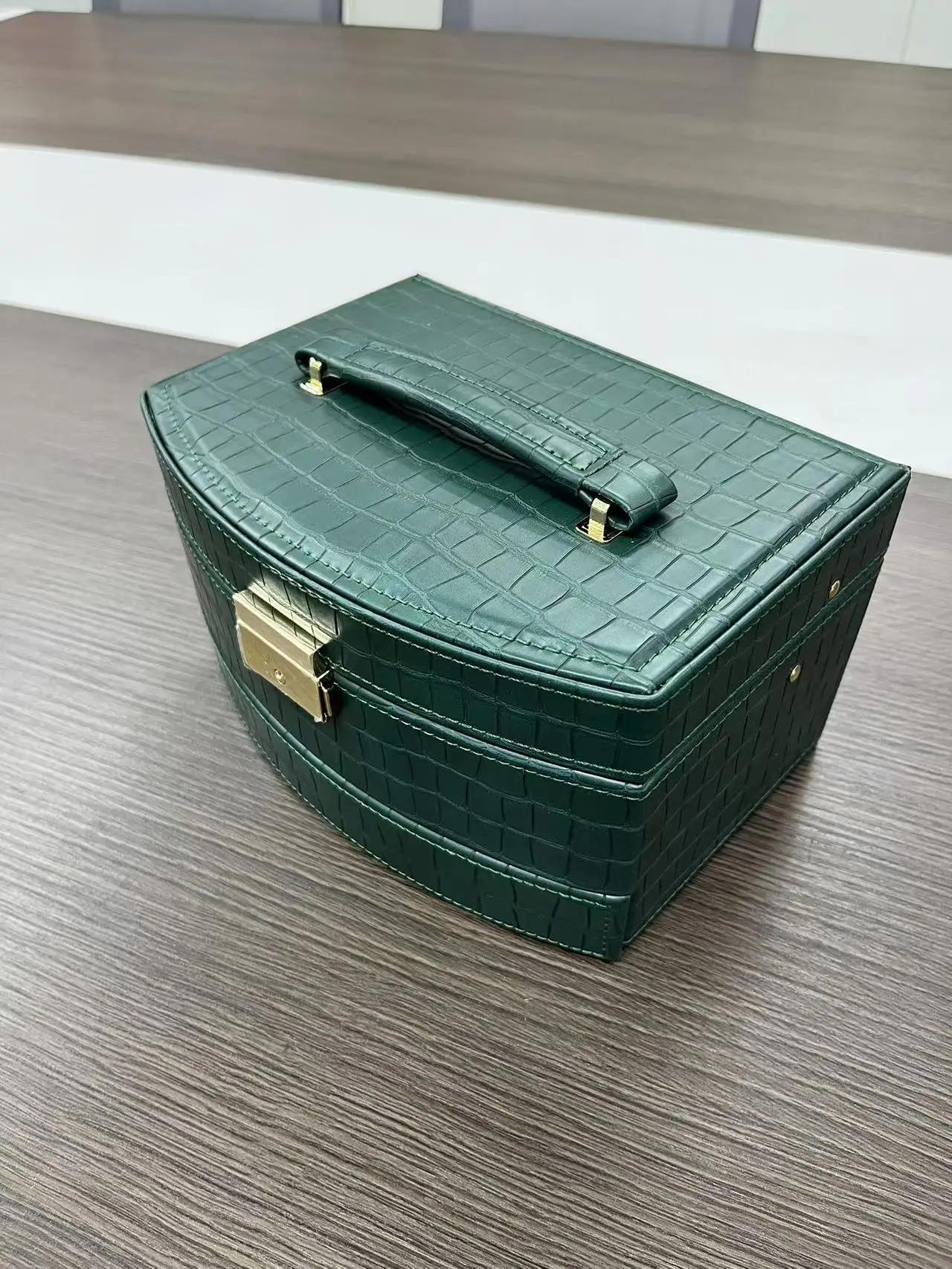 Portable three-layer leather jewelry box ring necklace large capacity jewelry storage box