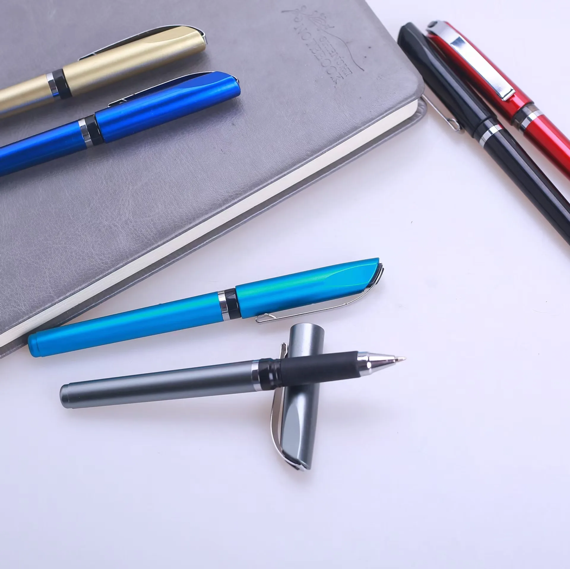 High quality OEM Boligrafo Promotion Wholesale Cheap Gel Pen Bullet Tip 0.5MM Plastic Gel Custom Logo Accepted