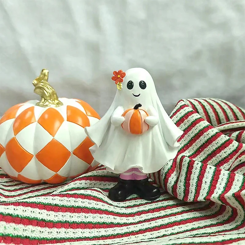 Hot Selling Halloween Ghost Pumpkin Figurine Resin Spooky Figure Prop Ornament Home Decoration for Bedroom Drawing Room