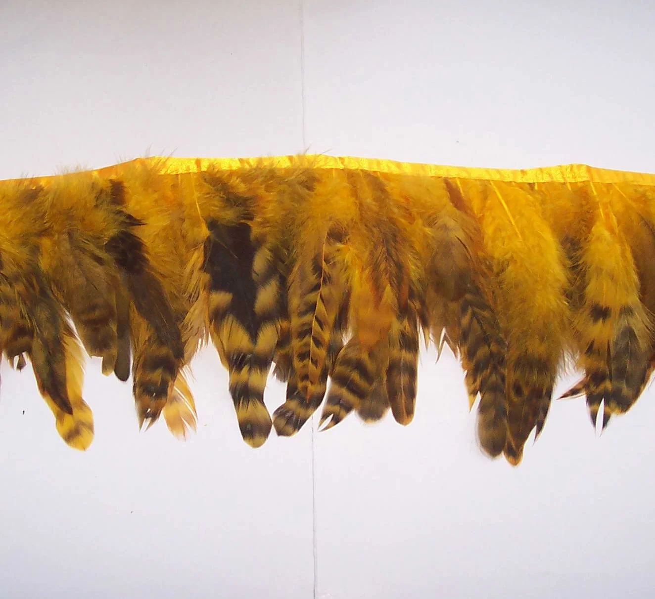 China feather factory wholesale Natural brown grey Grizzly Rooster Saddle feather trim Fringe with satin ribbon tape