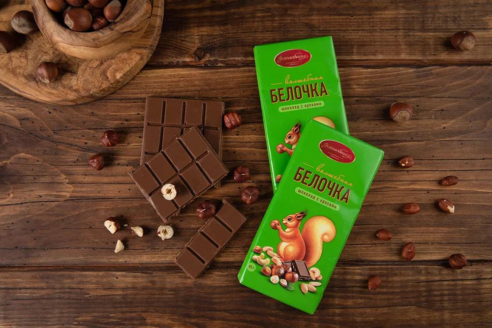 
Magic Squirrel Milk chocolate with nuts 