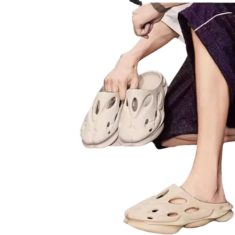 Hot Sell Men Winter Warm Non slip Waterproof Cartoon Printed Indoor Outdoor  Fur slides slippers For Men