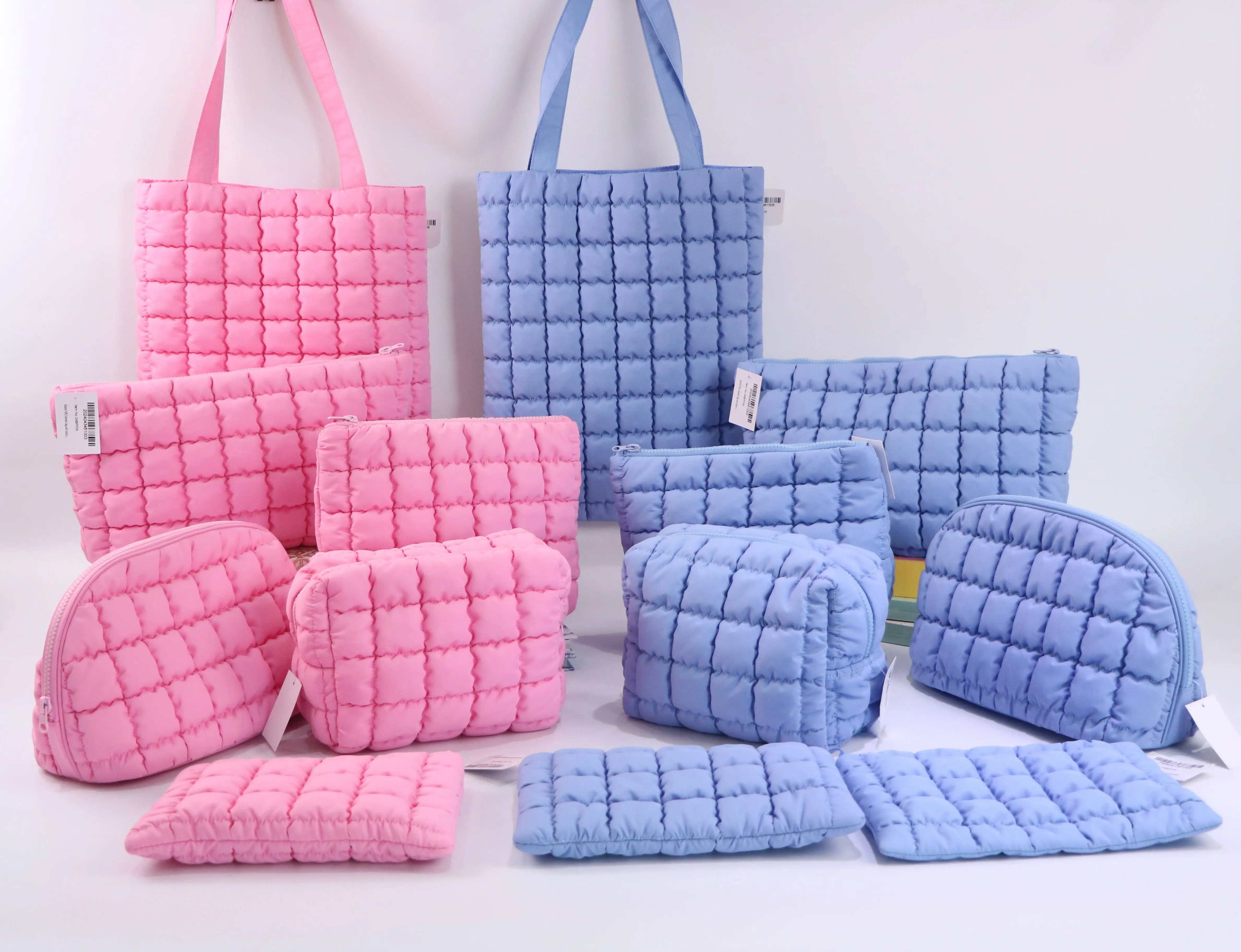 Wholesale Custom Cosmetic Bags Bubble Puffy Cosmetic Pouch  Zippers Quilted Travel Toiletry Bag Large-capacity Makeup Bags