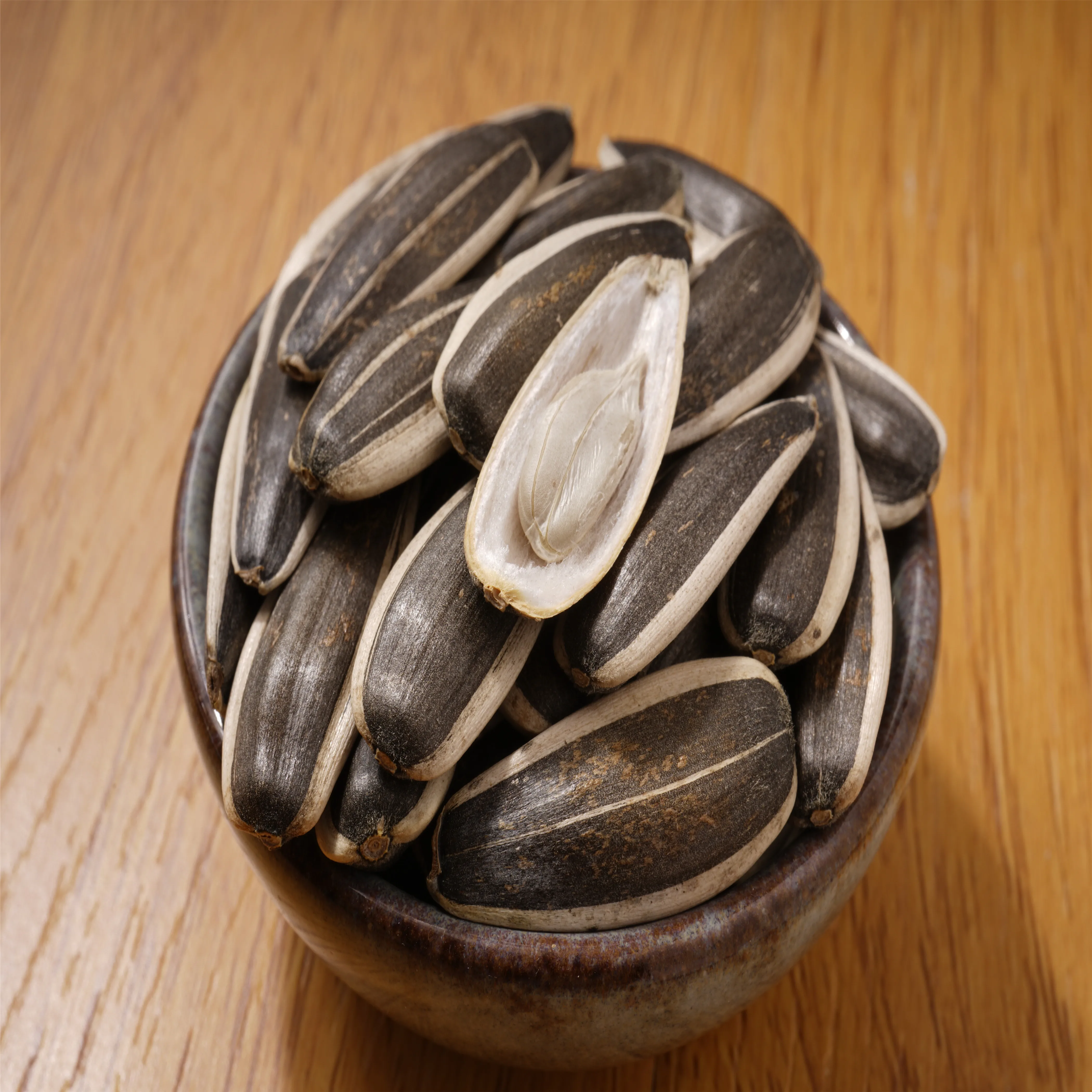 China Wholesale CHENG TAI  Organic Bird Food Black Sunflower Seeds