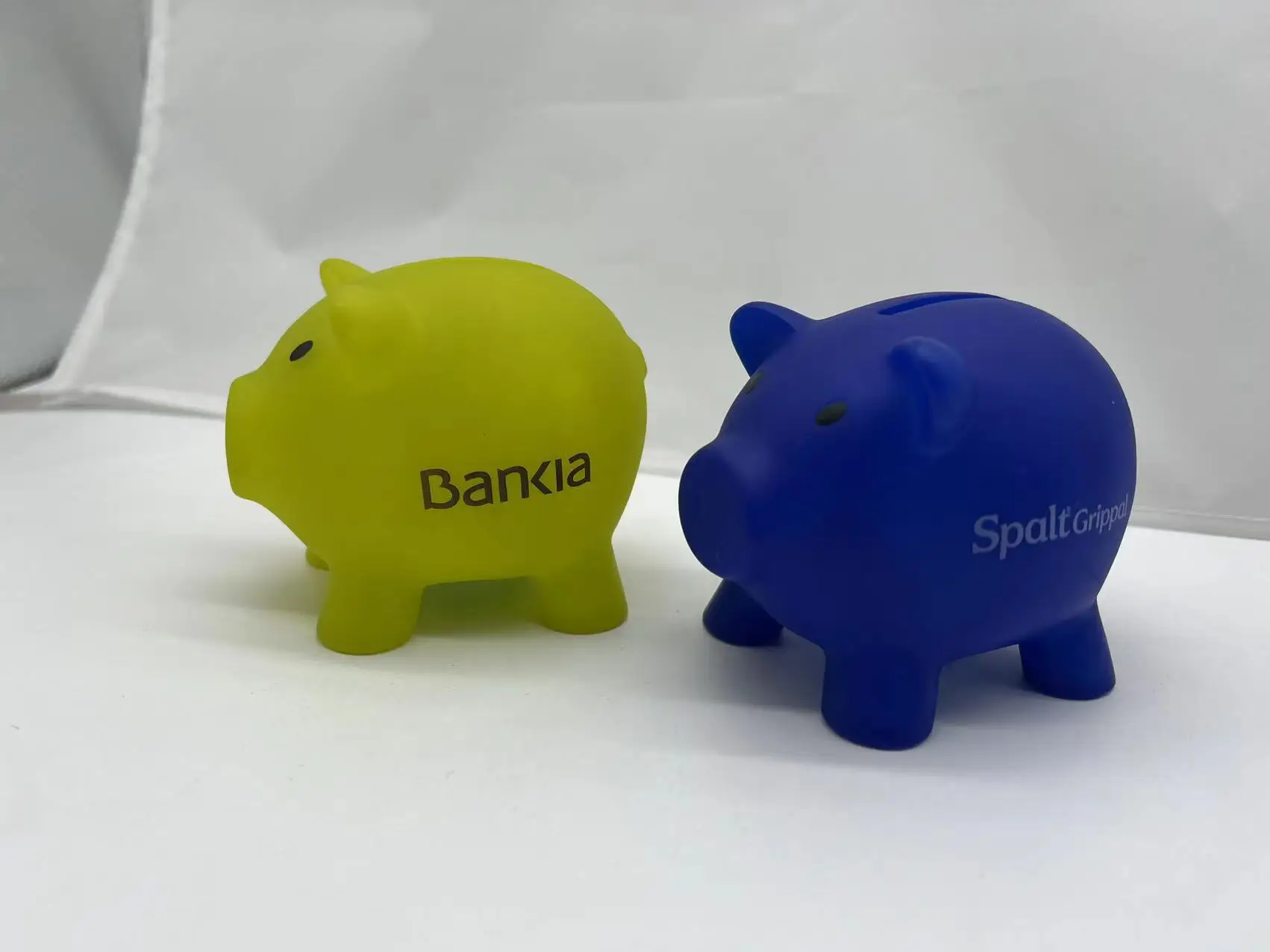 2022 hotsale cheap gift lovely alcancias cash box for children