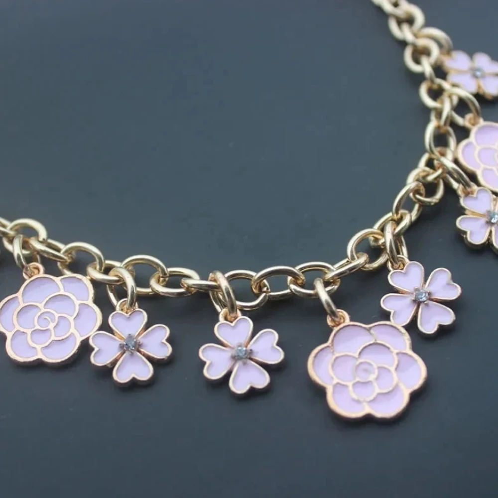 luxury bag charm chain keychain for women Pink Black White flower pendant decoration accessory metal buckle