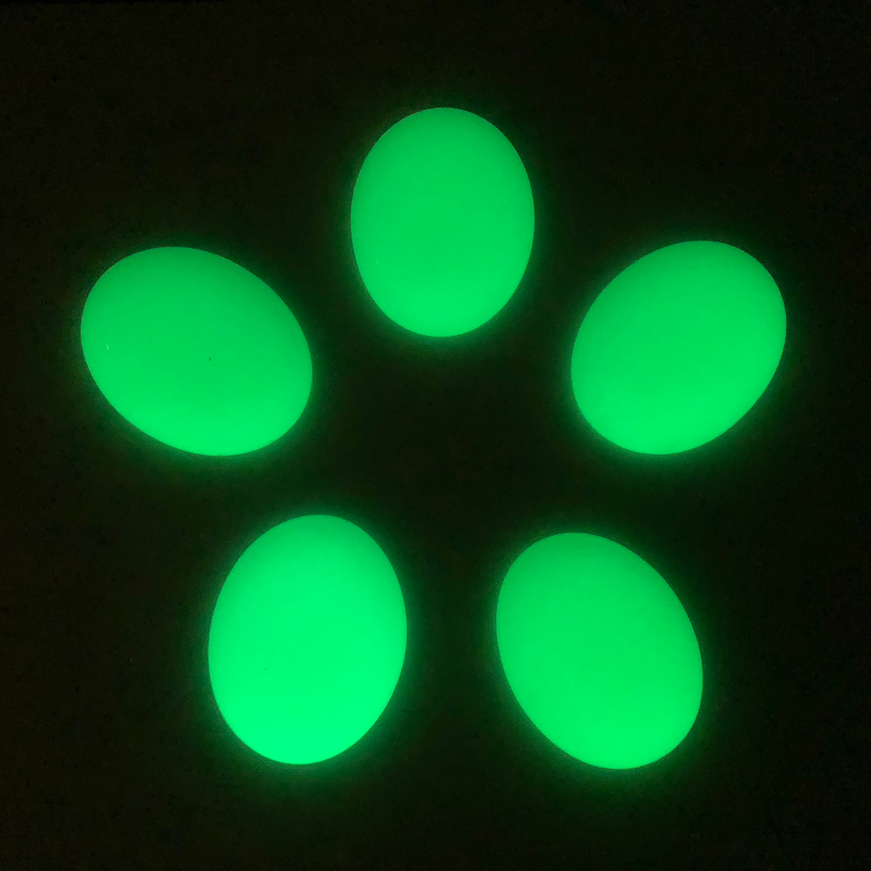 Colorful Glow In The Dark Pebble Stones  For Decoration ,Garden,Pavement