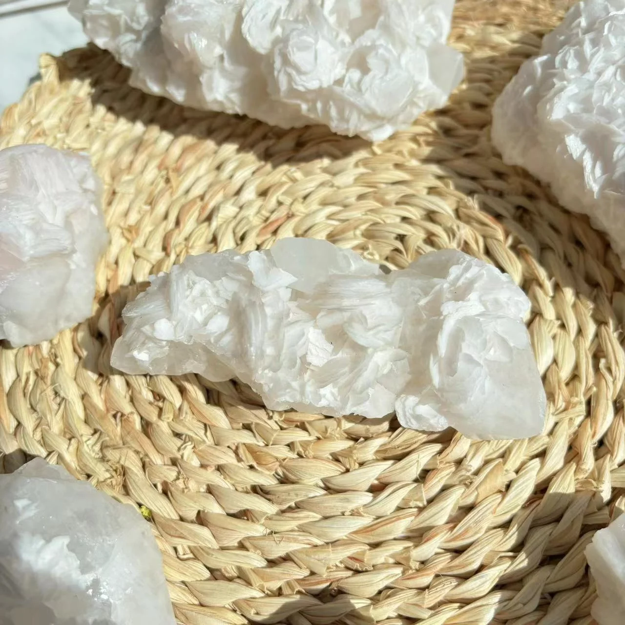 High Quality Mixed Material Crystal Cluster Wholesale Original Raw Stones Quartz Calcite Cluster Specimen For Collection