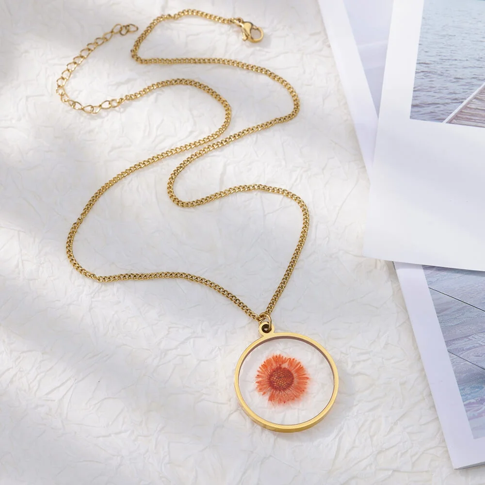 Wholesale new handmade natural plant flower specimens personalized Dried flower fashion women pendant necklaces