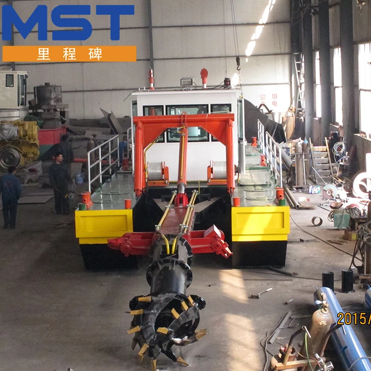 
small mini sand mining dredging machine cutter suction dredger in china 