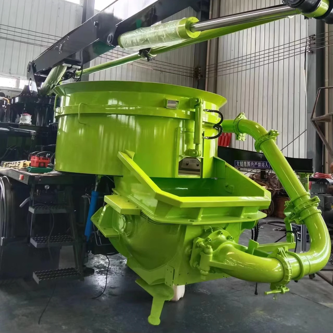 Cheap price Chinese Customized New Design  Concrete Mixer Trucks