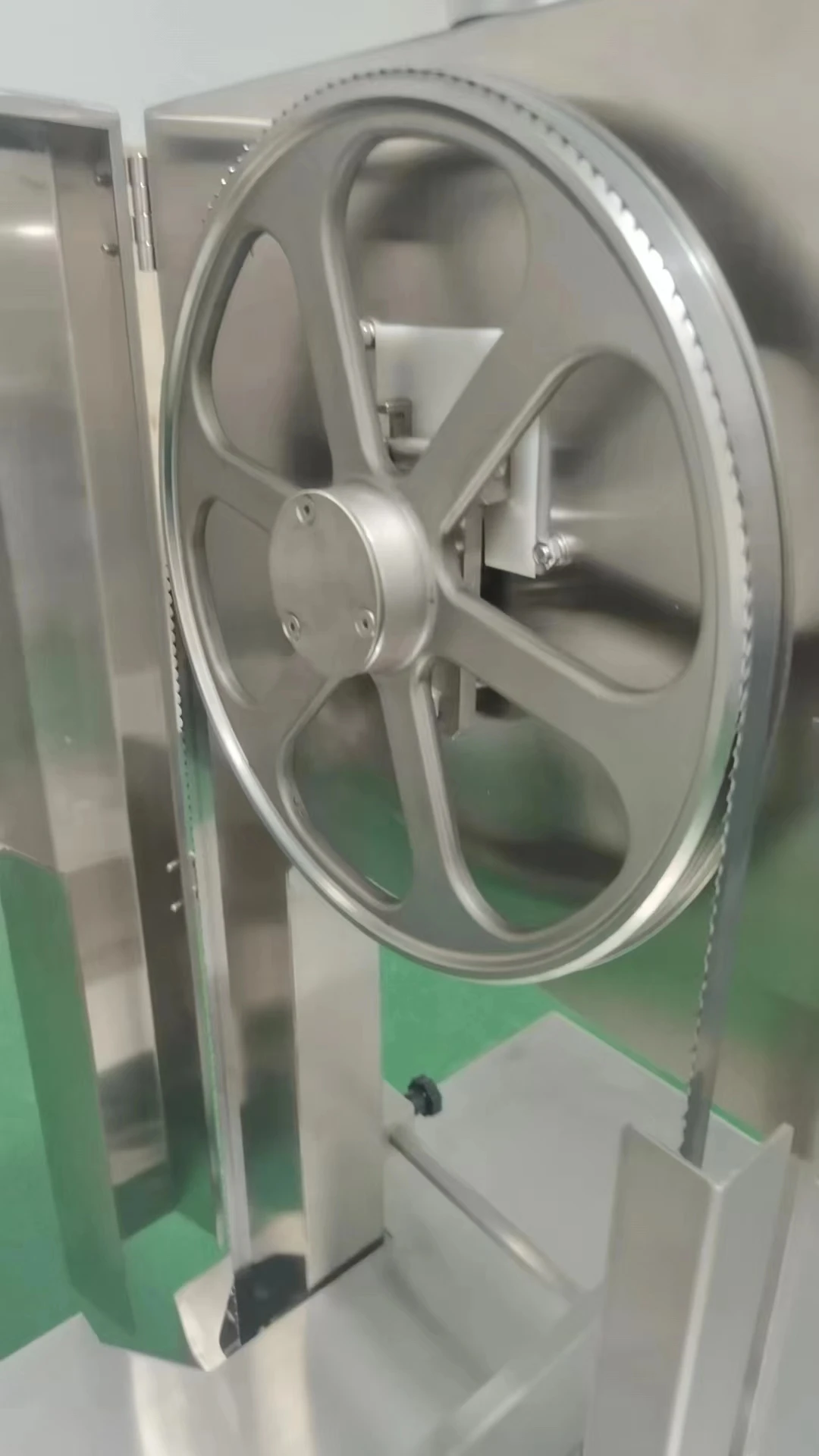 Full stainless steel 250model(1650mm) band saw machine/bone saw with powerful 1.5KW motor and imported British band saw blades