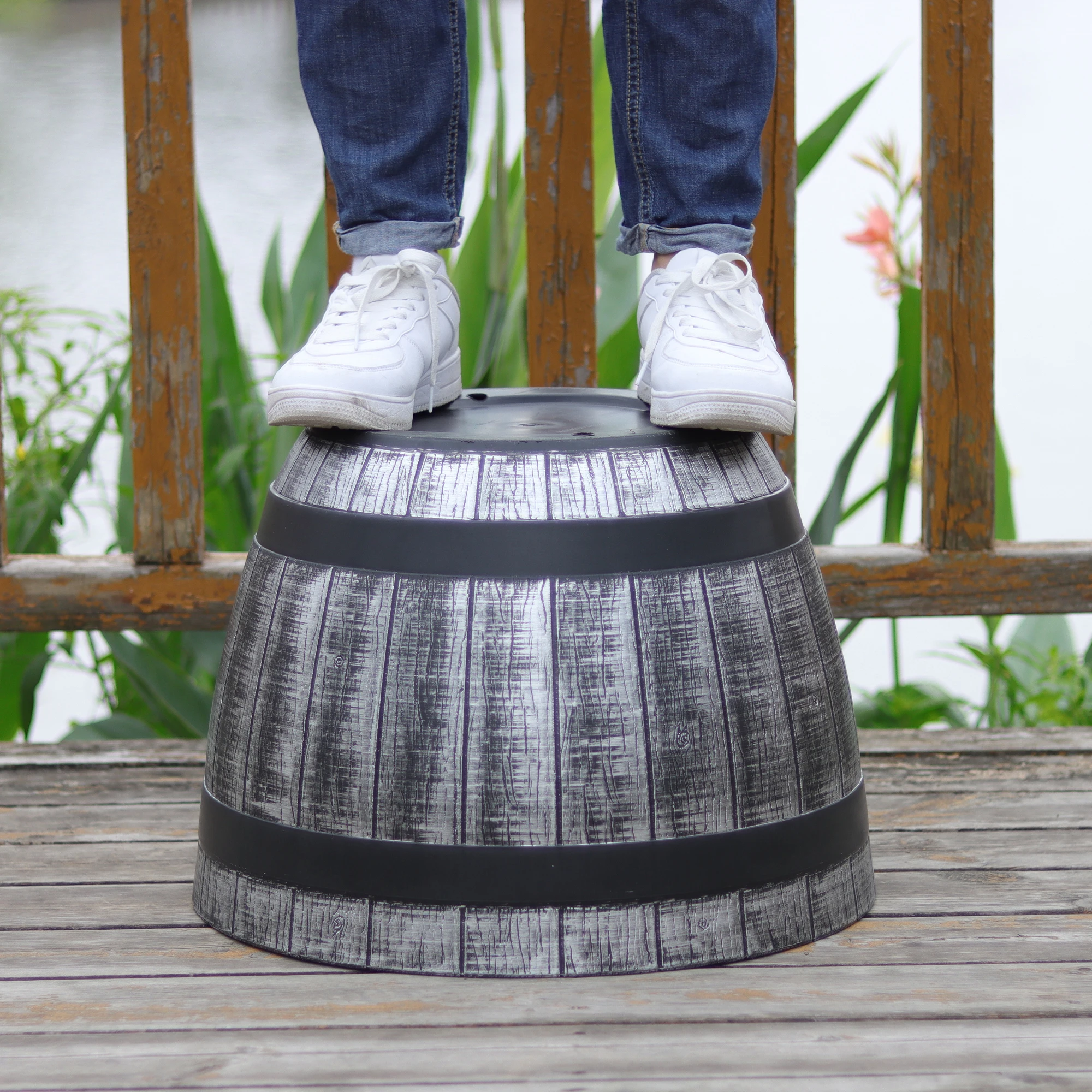 HUAZHIAI Factory Directly Supply Durable Whisky Barrel Wooden Style Planter Classical Black Plastic Plant Pots Home Desktop Use