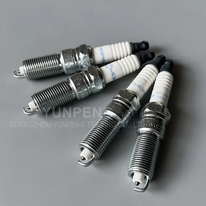68303929AA Original Spark Plug For 00-06 Chrysler 300 Concorde Sebring 2.7 3.5 SP0RE10PM5