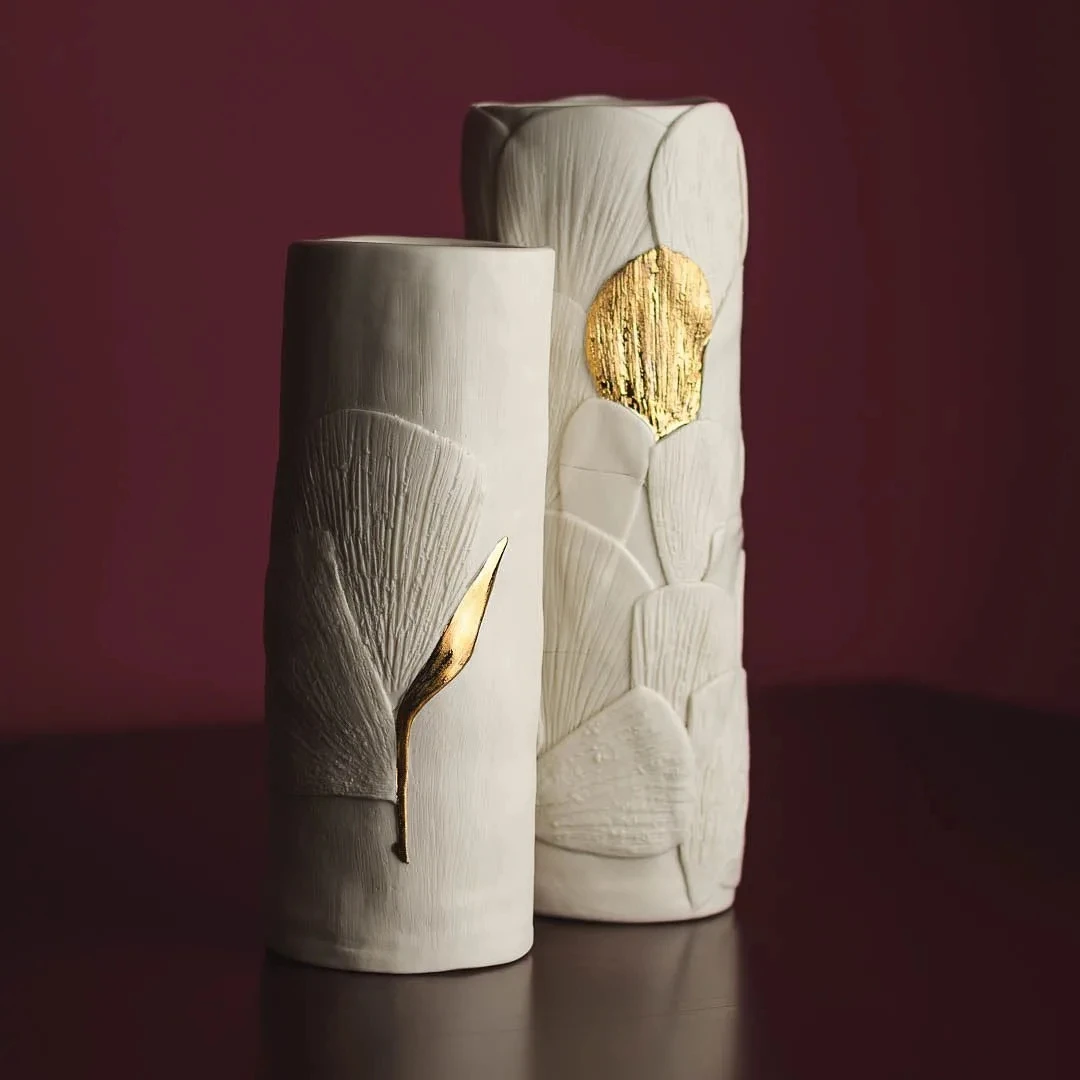 Unique design embossed surface matte white hand-painted gold luxury ceramic wedding decorative cylinder vase