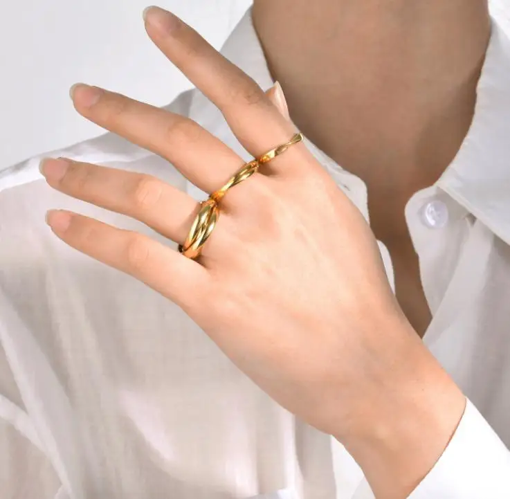 Stainless steel smooth round ring 18K gold-plated triple gold have size wedding rings  wholesale popular for women
