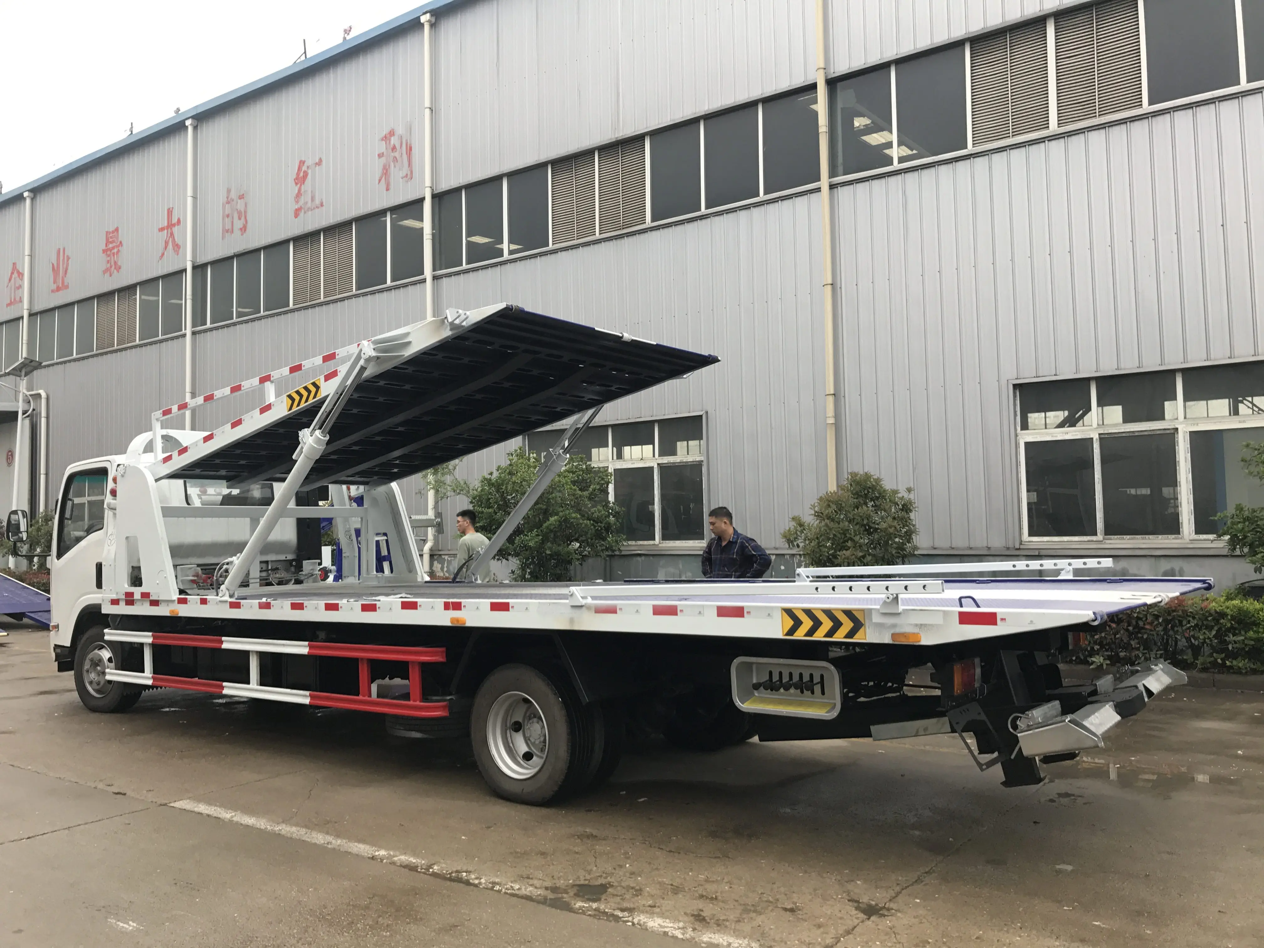 Brand new used HOWO Double Deck Wrecker New Condition Manual Transmission Tow Truck euro 2 Diesel Fuel