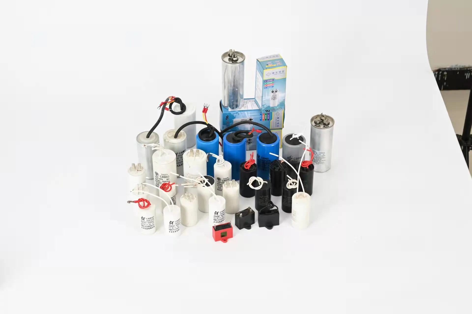 High Quality Cbb65 Air Conditioning Compressor Start-up Electrolytic Capacitor 450v Motor Starting Capacitor, AC / Motor CN;HEB