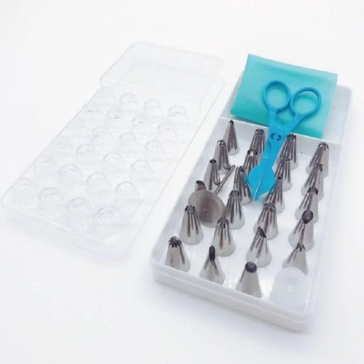 Christmas Monopoly New Cake Decoration Nozzle Baking Tool Set with Flower mounting nail