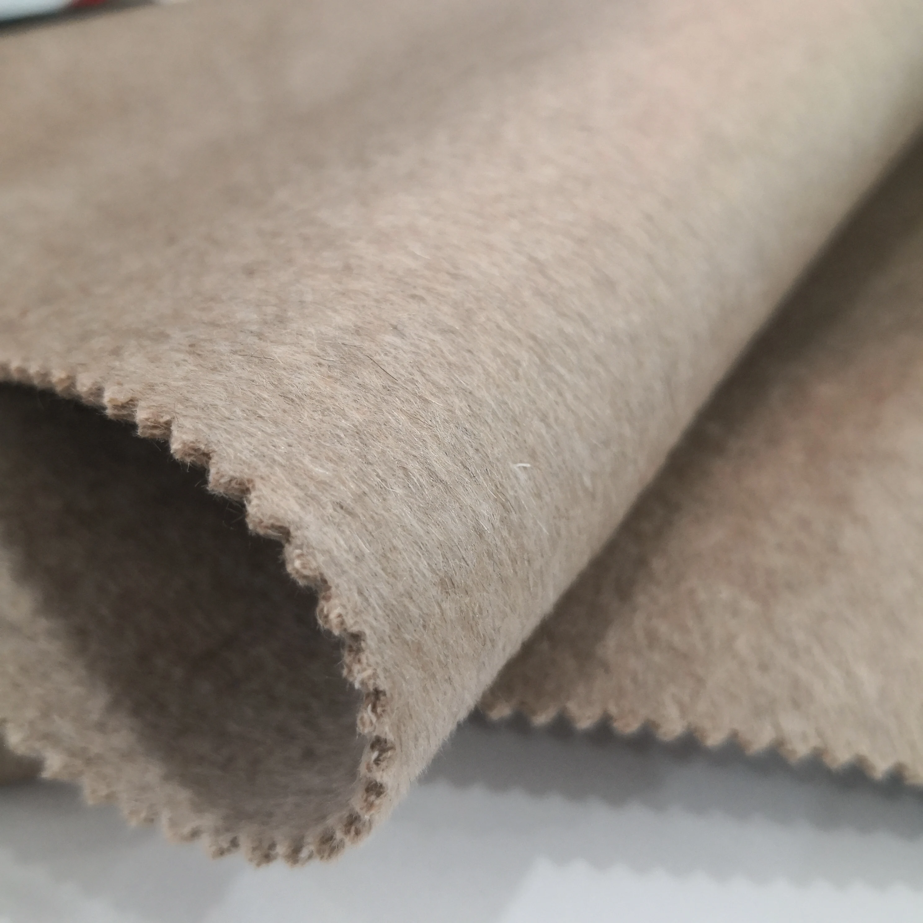 Итальянская оптовая цена трикотажное пальто ткань 100 кашемир простой OEM индивидуальная техника стиль Узор Костюм цветная упаковка особенность минимальный заказ