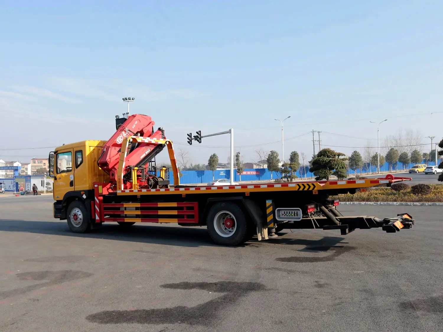 7.9m 210HP DF D9 4X2 Tow Trucks Wreckers Recovery Road Rescue Truck Flatbed Platform Wrecker Towing Truck