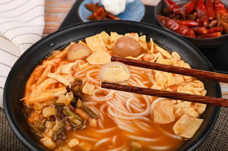 Hot selling wholesales Chinese Guangxi Liuzhou snack ready-to-eat Snacks Instant Rice Noodle Sour Spicy  luosifen