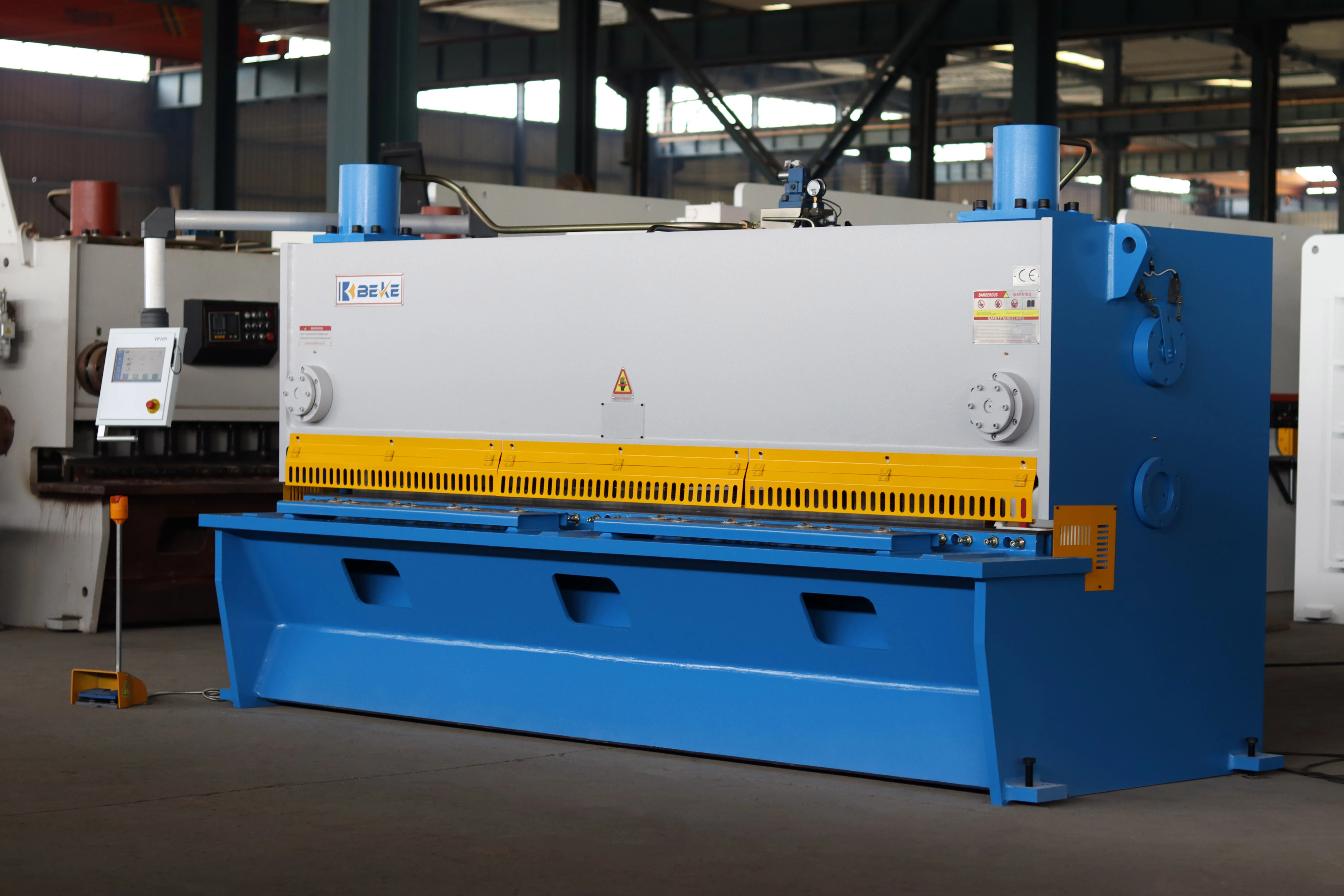 Fully Automatic Easy to Operate QC11K-12x3200mm Automatic CNC  Sheet Metal Cutting Machine Guillotine Shearing Machine