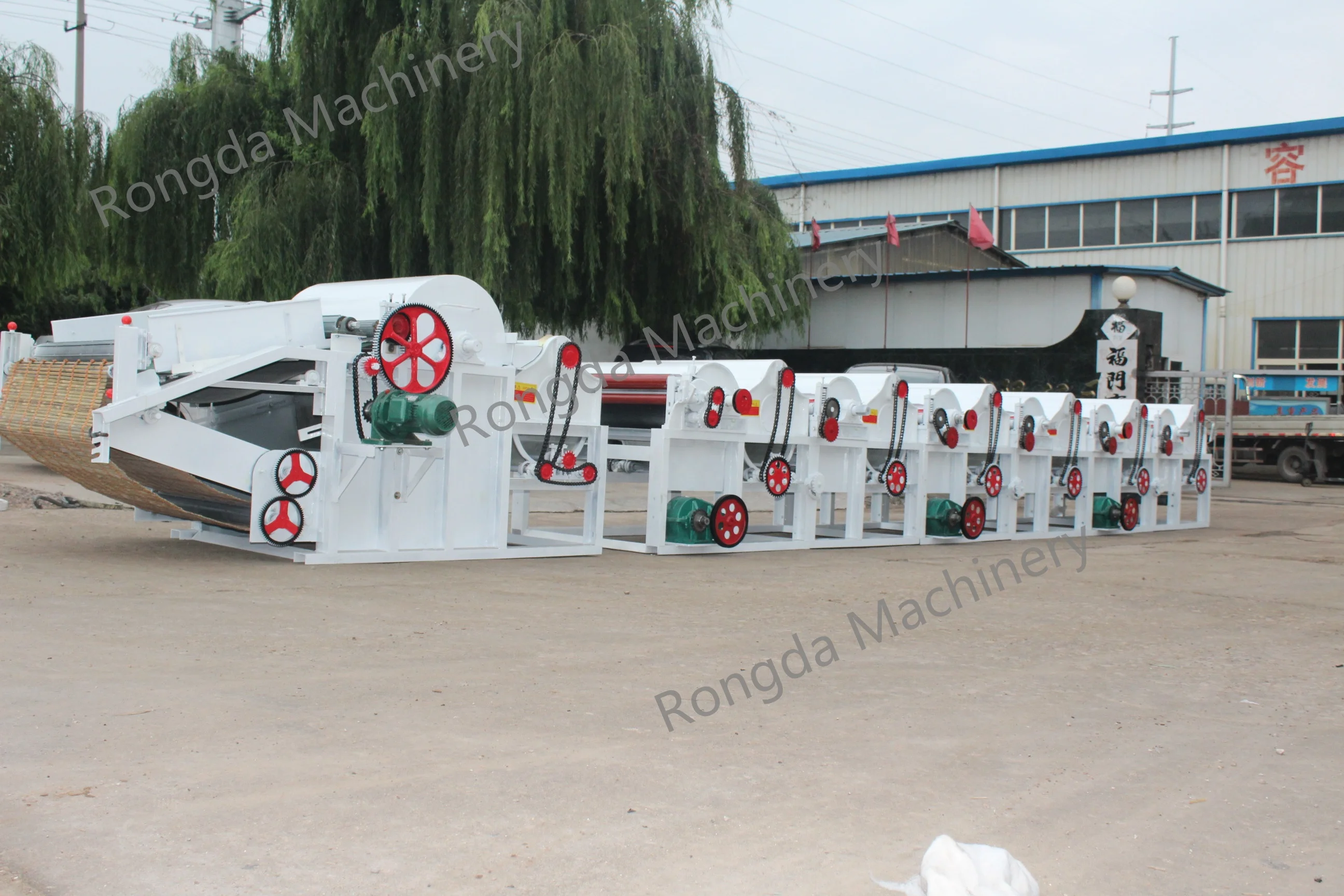 Textile waste recycling machine Opener and cleaning machine Ripped denim fiber re- yarn production line