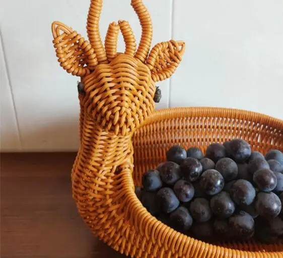 Factory Best seller cute Deer/Duck/Squirrel/ Swan animal rattan fruit basket handmade wicker baskets for gifts fruit