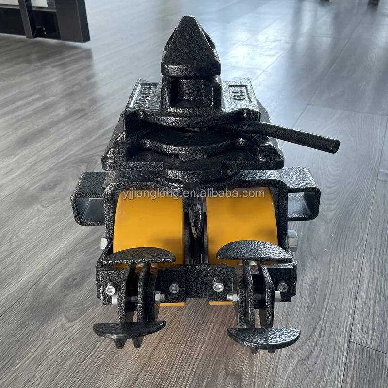 P container caster1.jpg