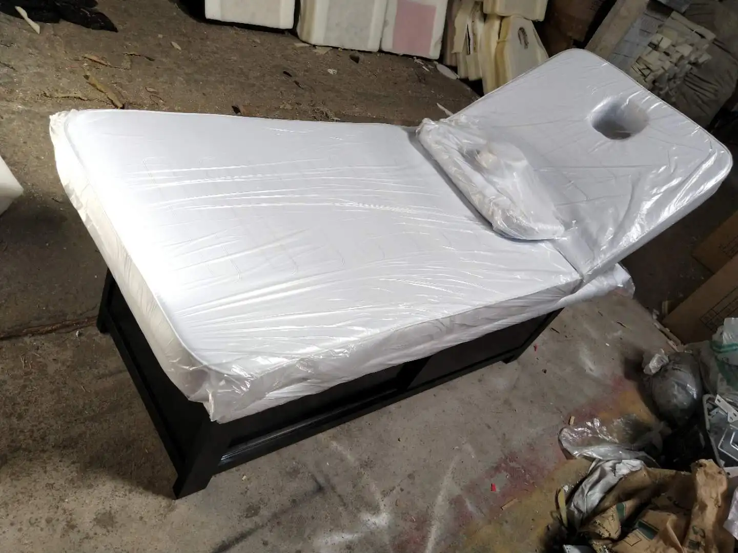 2022 luxury electric lifting water LED light heating electric salon water massage facial beauty bed for sale