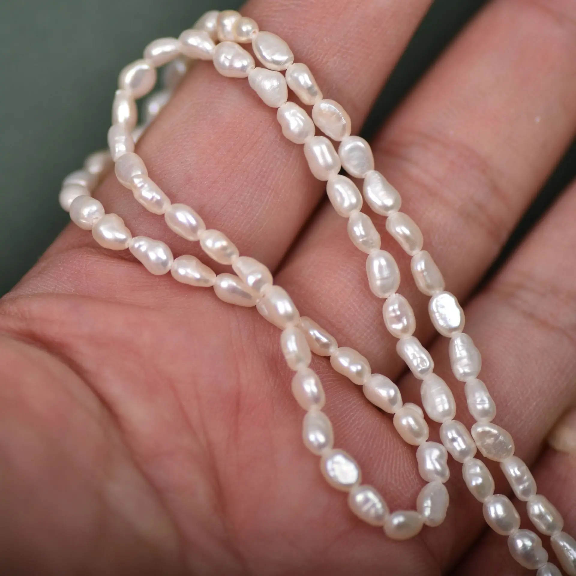 Natural Freshwater Pearls 3-4mm Natural Shiny Freshwater Rice Pearl String Wholesale