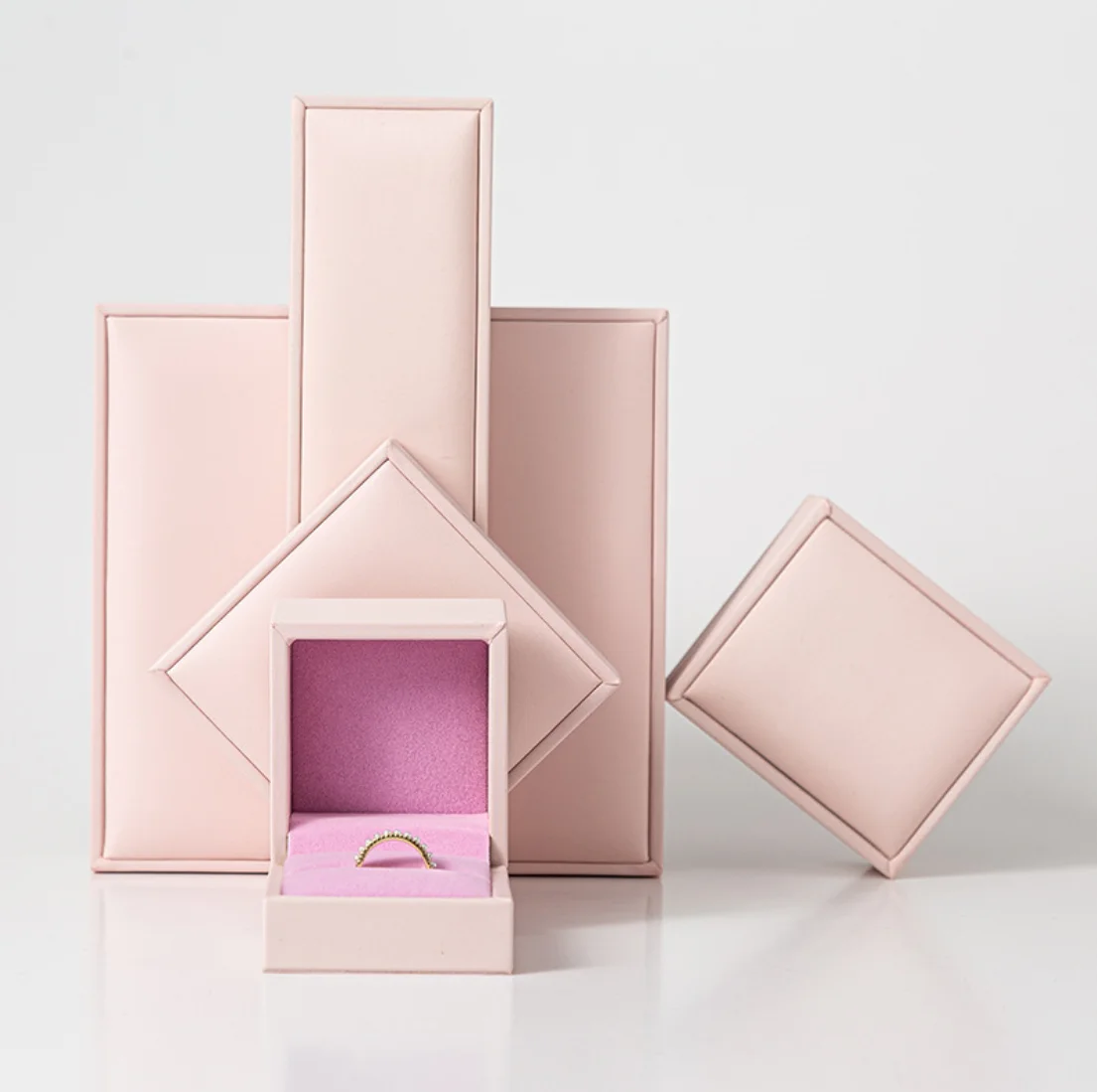 
2020 pretty pink pu leather ring box pu leather jewelry box leather jewelry packaging 