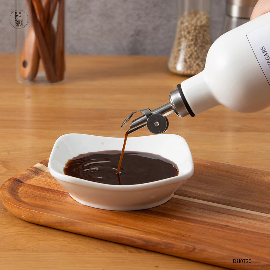 Modern wholesale porcelain olive oil liquid bottles message logo custom ceramic oil bottles kitchen