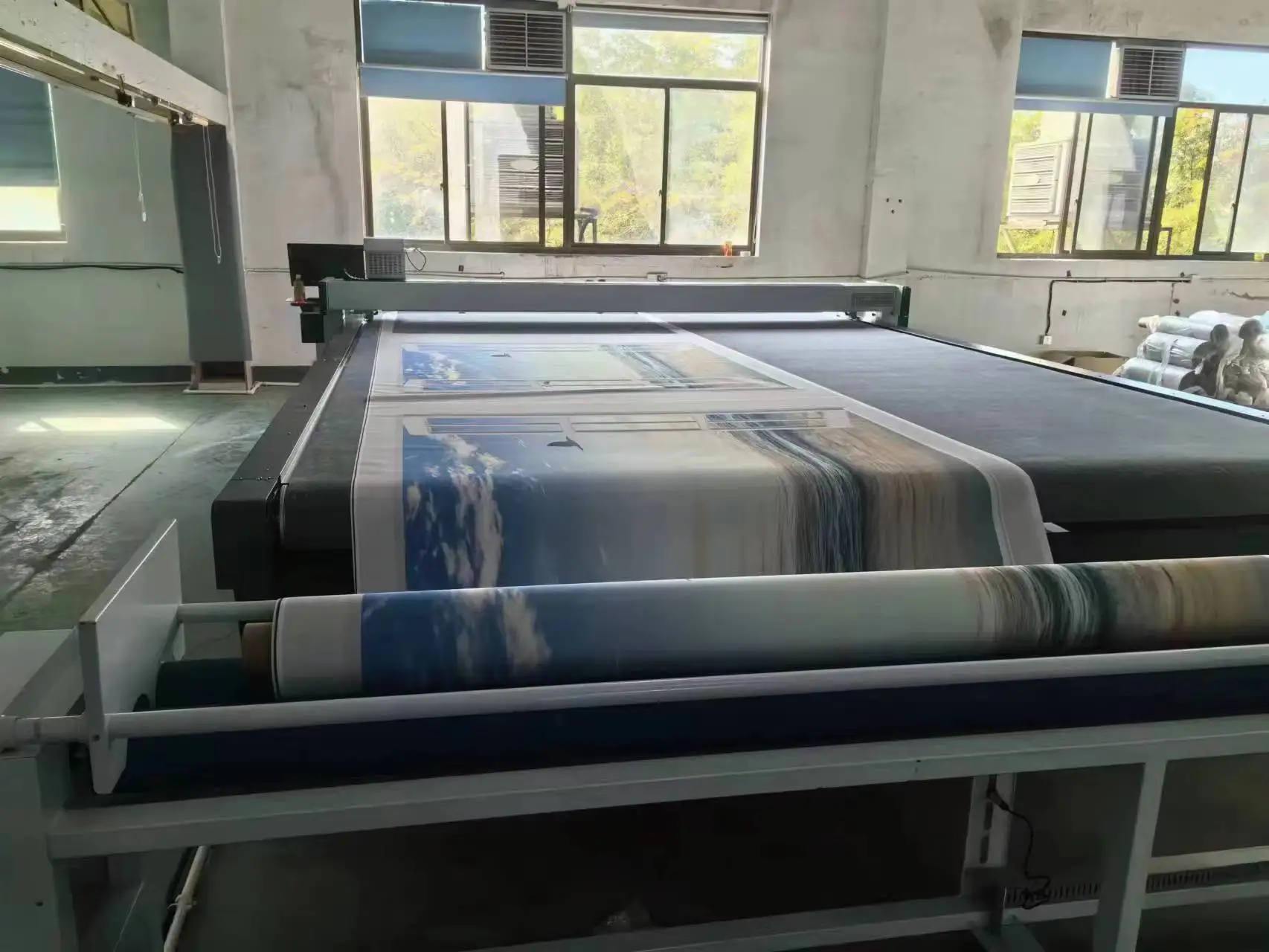 Top Selling cnc vertical zig zag fabric sample blind digital cutting table burlap fabric die cutting plotter with high precision