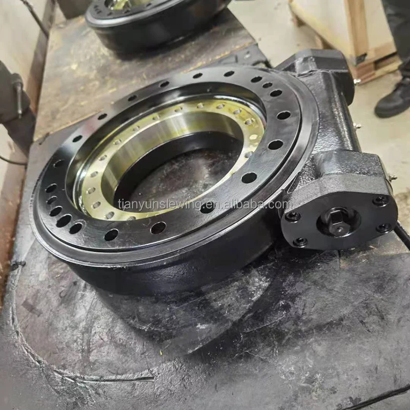 SEA17 slewing worm gear reducer and rotary drive unit for solar tracking system