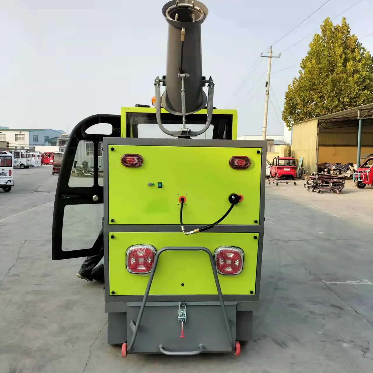 Machine industrial ride on road sweeper for sale parking lot electric floor cleaning street vacuum sweeper road cleaning machine