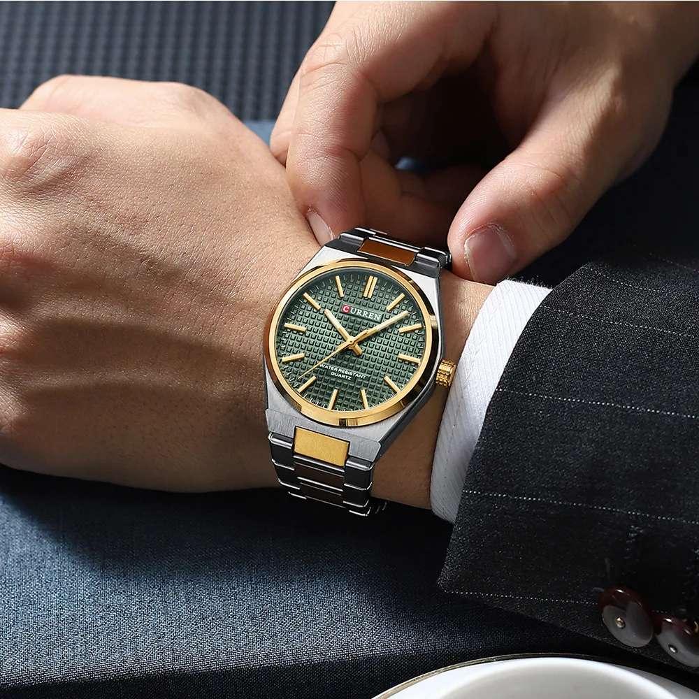 Branded High Quality CURREN 8439 Watch Made in China Mens Accessories Minimalist Grid Quartz Business Watch Steel Watch for Men