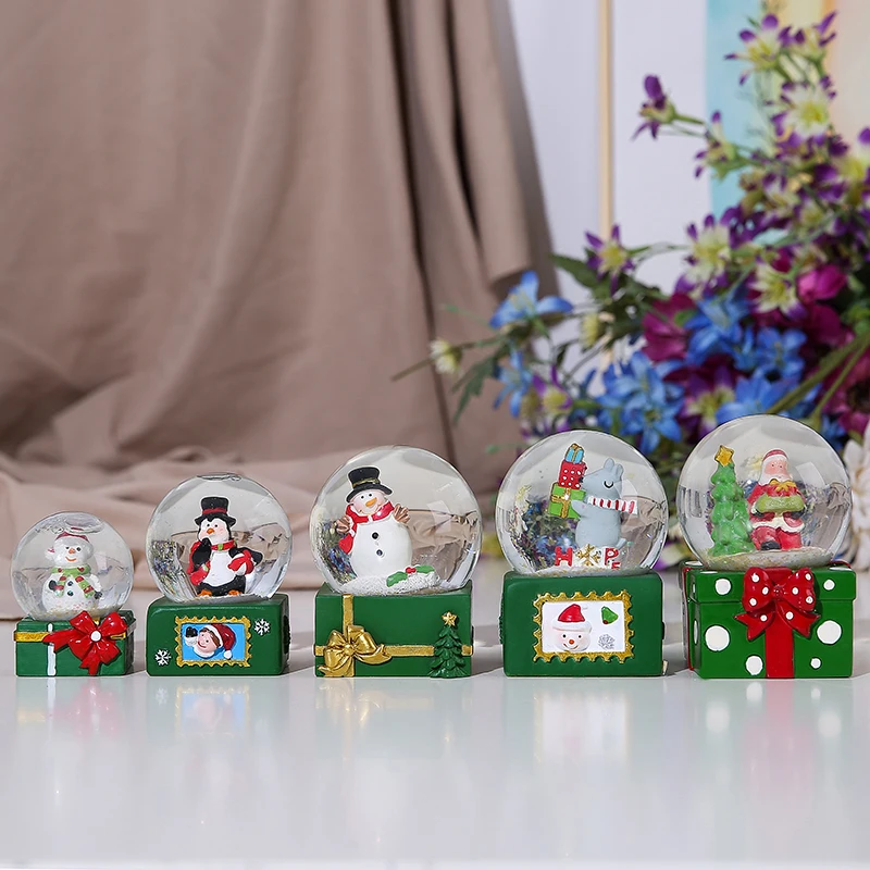 Factory Square Base Christmas Water Globe in Glass Ball Snow Ball Home Decor Snow Globe